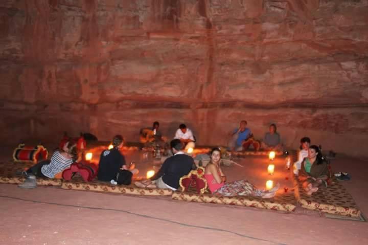 Bedouin Family Camp Hotell Wadi Rum Eksteriør bilde