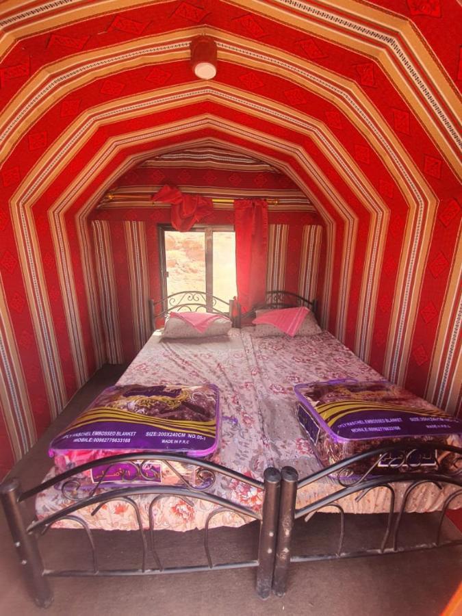 Bedouin Family Camp Hotell Wadi Rum Eksteriør bilde