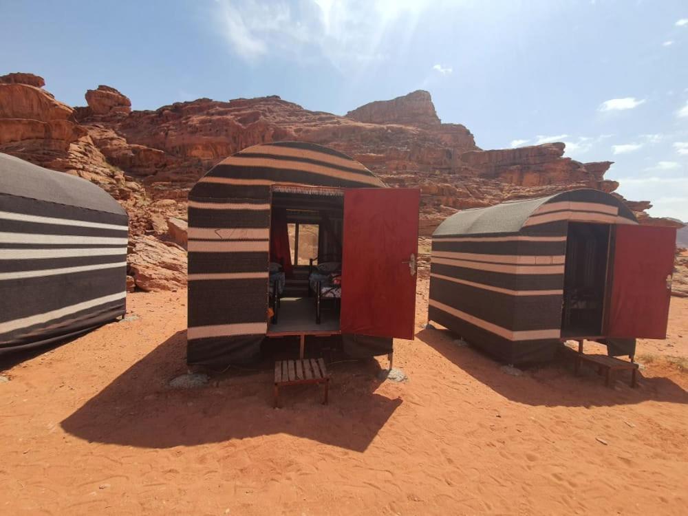 Bedouin Family Camp Hotell Wadi Rum Eksteriør bilde