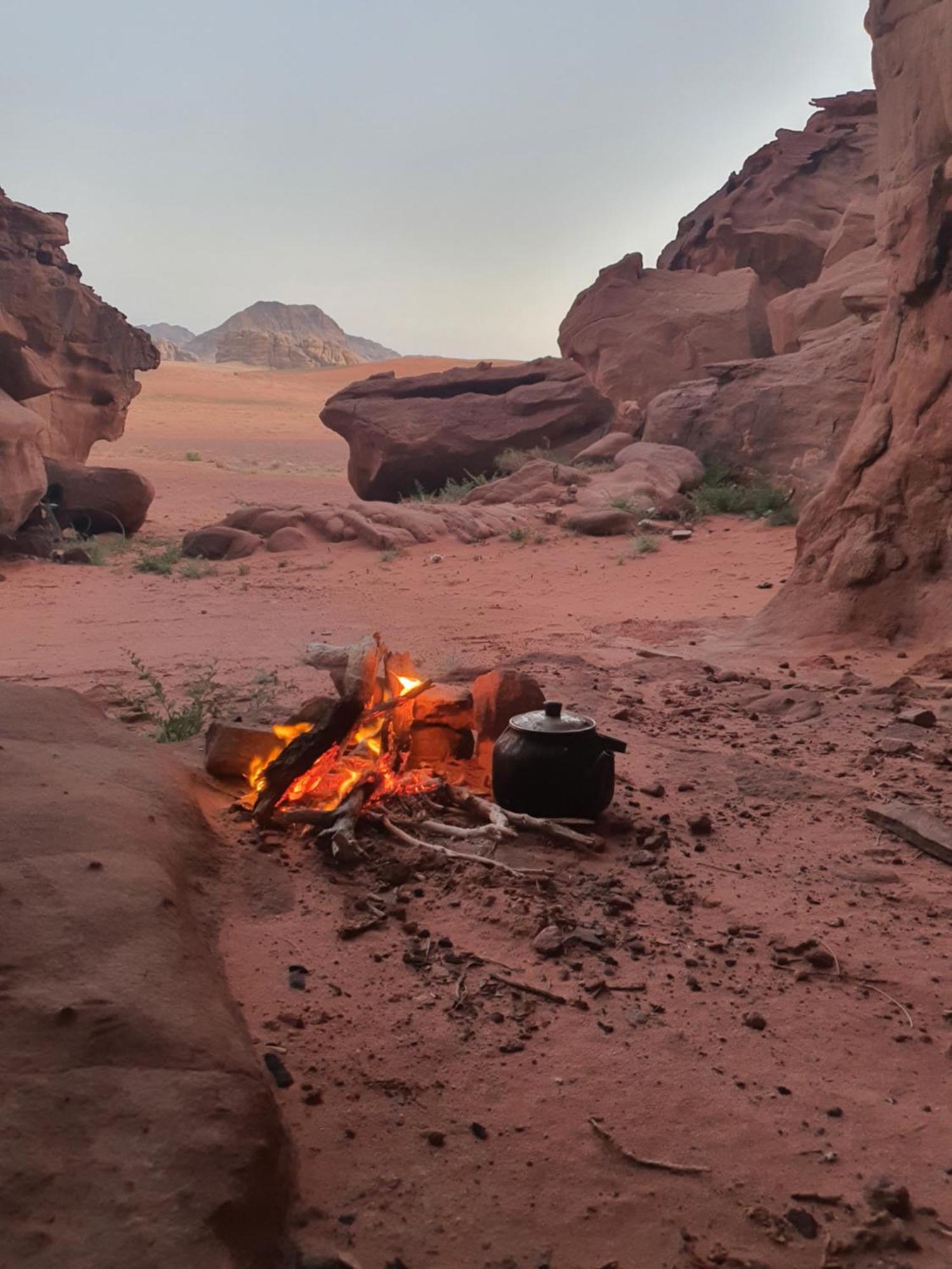 Bedouin Family Camp Hotell Wadi Rum Eksteriør bilde